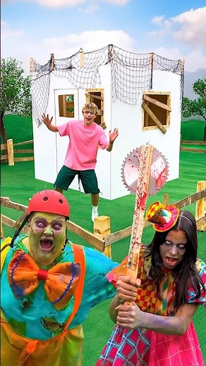 MY HOUSE vs ZOMBIE CLOWNS 🧟‍♂️🤡