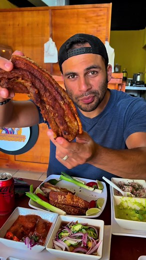 Probando Chicharones y Carnitas Capítulo 1 Esta vez tocó Carnitas y Chicharrones Miss Pigy en zona 9 #guate #guatemala #chicharrones #chicharron #carnitas #food