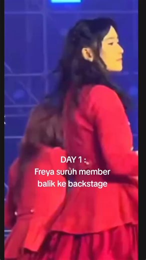 Freya Archive 🍉 on Instagram: "Archived by strwbrgirls_luhh (TikTok) #FreyaJKT48 at #JKT48TheFirstSnow ICE BSD 201225"