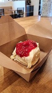 Our specialty roll this week is Cranberry Orange! Tart cranberries rolled into our homemade cinnamon rolls, topped with orange frosting, cranberry jam, and orange zest! The perfect balance of tangy and sweet! Come see us and try one this morning. We're here from 7a-2p (or sold out). 7201 Chapman Hwy, Knoxville #knoxville #knoxvillians #knoxlocal #eatlocalknoxville #865life #knoxvillefood #knoxfood #thesugarqueendoughnutry #thedoughnutry #knoxrocks #knoxvilletn #knoxdoughnuts #brownedbutterglaze 