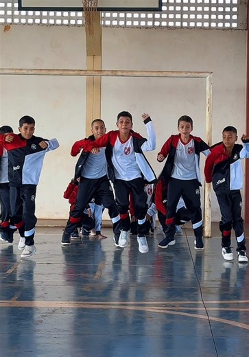 Aprenda a Dançar Piseiro com o Vitinho Imperador