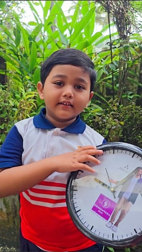 അജുക്കുട്ടന് ഒന്നാം സമ്മാനം ലഭിച്ച Show & Tell..ജലദോഷം ആയിരുന്നെങ്കിൽ പാവം നന്നായി അവതരിപ്പിച്ചു😘😘😘 #ambilidevi #ambilidevifamily #schoolkalolsavam2025 #showandtell #firstprize | Ambili Devi