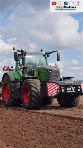 121 reactions | Reversible Plough 3400 S VARIOMAT in Action || Field Demo in UK || Made By Kverneland Group Norway || #ploughing #cultivator @kverneland_de | Agri Machines | Facebook