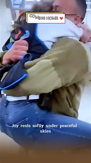 The soldier’s return made her heart skip a beat. El regreso del soldado hizo que su corazón se detuviera.#welcomehome #soldier #reunion #Respect | Come Back Home