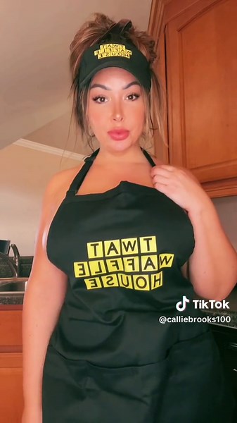Scattered, smothered, covered? 🧇 #wafflehouse #halloween #costume