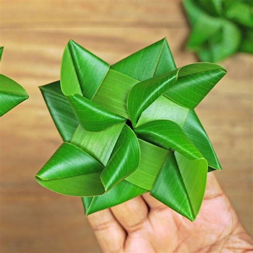 96K views · 723 reactions | Watch how to make coconut leaf flowersCraft activities with real leaves crafts with leaves craft ideas using leaves craft projects with leaves | Creative Art & Craft Ideas | Facebook
