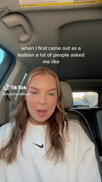First Time Kissing a Girl After Coming Out Journey