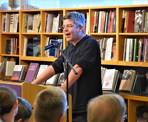 ‘The Expanse’ co-author Daniel Abraham tells the inside story about sci-fi books, TV … and politics