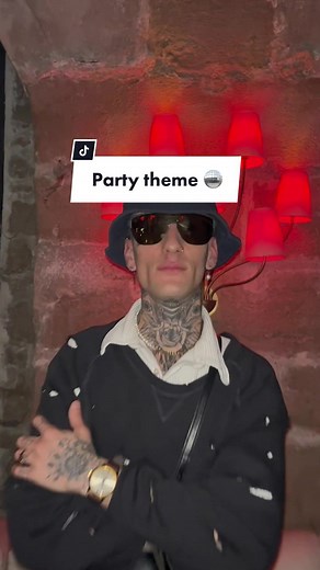 OAKLEY Party Theme: Funny Outfit Check 🪩