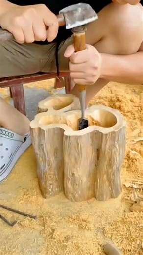 Hand Carving a Solid Log into a Decorative Wooden Container Using a Chisel and Mallet #shorts