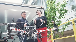 There's some new wheels on the block and they're ready to roll! Introducing our Mobile Innovation Lab: a state-of-the-art facility packed with cutting-edge technologies, from flight simulators to teleoperated robotic systems. Being on the road means we can test and showcase these innovations in real-world environments, bringing the future of technology directly to you 🚚 Read more about the Mobile Innovation Lab 👉 http://swi.nu/98s4f | Swinburne University of Technology