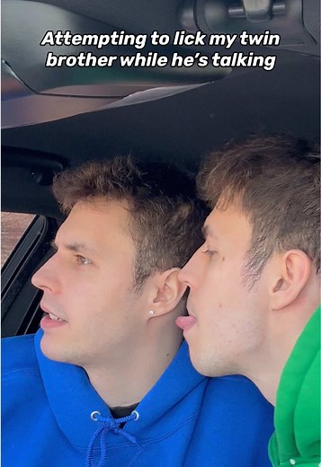 Identical Twins React: Hilarious Moments Captured