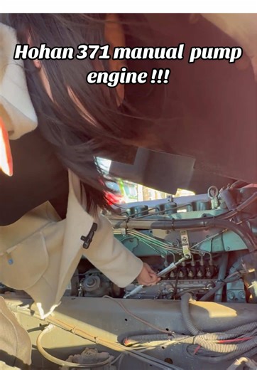 Experience the powerful performance of the 371 large pump engine. For those looking for a mechanical pump engine tractor unit, contact me now! Quantities are limited, and existing stock can be modified to produce larger pump engines.#howo#hohan#tractor #engine #sinotruk
