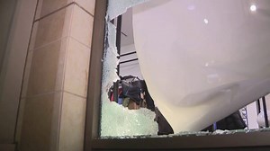 Smash & Grab crime wave prompts retailers to beef up security during holiday shopping season
