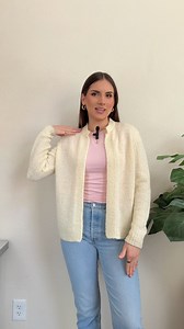 32K views · 755 reactions | Imagínenlo sin el agujero  not sure what happened there but I still liked the yellow cardigan 路‍♀️ COMENTA  Que proyecto te gustaría ver con los pantalones rositas?  Should we give them another chance?  @thredup #sustainablefashion #secondhand #thrifthaul #spring #butteryellow #segundamano #modacircular | LuLuisa | Facebook