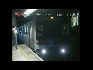 [新聞回顧] 2001-09-02 地下鐵路觀塘綫朝早因為架空電纜被雷電擊中發生故障