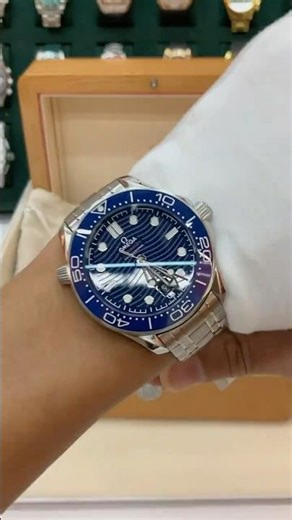 Deep blue. Timeless precision. ⌚️ #Omega #Seamaster #LuxuryWatch #WatchLovers #divewatch