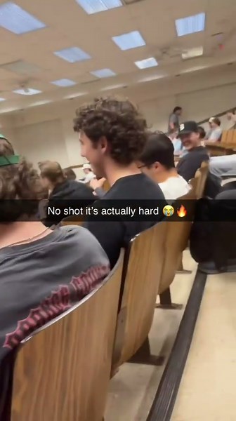 “No way bro got called out for making beats in class 🤣” #flstudio #msu #viral #beatmaker #college
