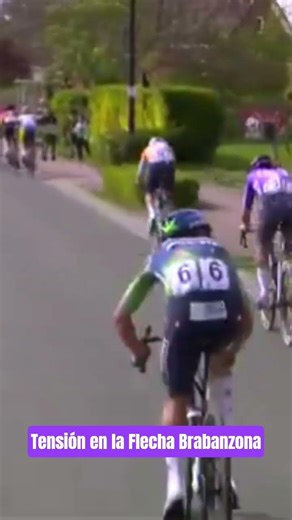 El momento de tensión en la Flecha Brabanzona entre Martin Svrcek (Soudal) y Sandy Dujardin (Total)