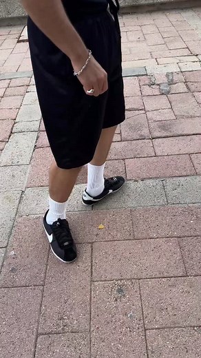 “El Gabacho” tiene videoclip 🔥 Una obra maestra de @neuderts Vayan a YouTube a verlo completo ⭐️ Máster del Noro en todas las plataformas. | Simpson Ahuevo