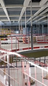 56K views · 406 reactions | Vi er i fuld gang med udvidelsen af Terminal 3‍♂️️ Kom med Martin ind bag byggevæggene og se, hvor langt vi er kommet. Allerede nu får man en fornemmelse af, hvor stor terminalen bliver. Den nye udvidelse på 80.000 m2 vil trække lyset, naturen og byen indenfor. Og selvom der er lidt vej endnu, skrider byggeprojektet fremad. Den nye Terminal åbner i 2028 – vi glæder os til at byde jer velkommen!✈️ | Copenhagen Airport (CPH) | Facebook