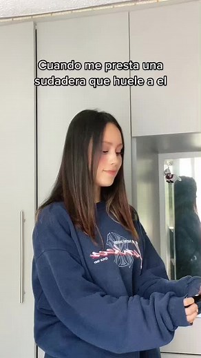 Cuando me presta una sudadera que huele a el
