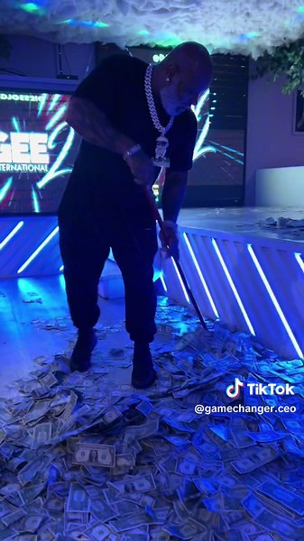 RECAP LASTNIGHT… Memorial Day Weekend💰💰 THE ALL NEW @perfect10houston GAME CHANGER SHOW🎥🎬🍿DONT MISS IT!!! TONIGHT!! SUNDAY😎FUNDAY BOOK YOUR SECTION NOW!! 832-446-7062 or DM BAAAAAAAAA!! NEW LOCATION 11112 S Post Oak Houston Tx 7703
