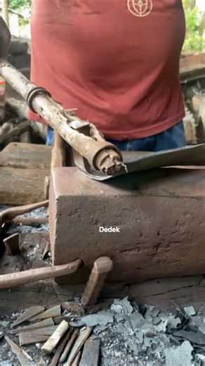 tidying up the eyes of the earthmoving tool..#tutorial #medievalblacksmith #automobile #shorts #fyp