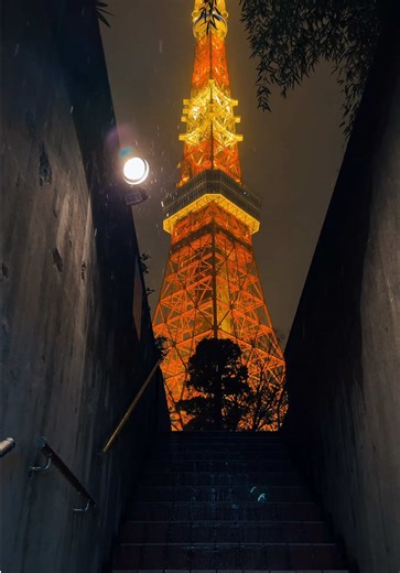 東京の初雪。 ちょっとロマンチックすぎない？ #初雪 #雪 #tokyo #firstsnow