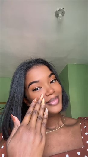 Mabel Jimenez on Instagram: "Y todo 💋🤣 me excusan es que me gusta el bochinche 🤣😔 #reels"