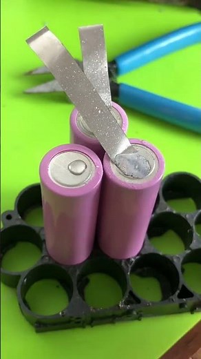 Teaching you how to easily spot weld wire and nickel strip to an 18650 lithium battery