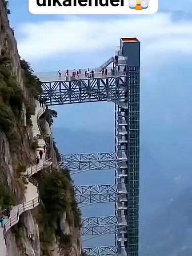 This massive tower under construction is suddenly collapsing! 😱 What caused this unexpected destruction? Watch till the end to find out the shocking truth! 🏗️💥#TowerCollapse #ConstructionFail #UnexpectedDisaster #ViralVideo #ShockingMoment #EngineeringGoneWrong #FBReels #TrendingNow #WatchTillTheEnd #DisasterCaughtOnCamera | Uma Kanxi