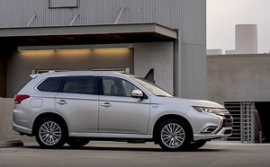 The Mitsubishi Outlander Hasn't Been Good for 10 Years