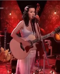 Katy Perry: Ur So Gay Live at MTV Unplugged