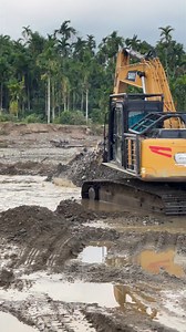 Simple moves, massive impact�#excavator #earthworks #machinery #viral #fyp | The Machine & Precision
