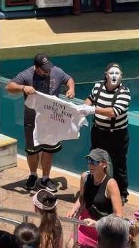 Just here for the mimes 🤫😂 Tom mime Seaworld #seaworldmime #funny #tomthemime #comedy