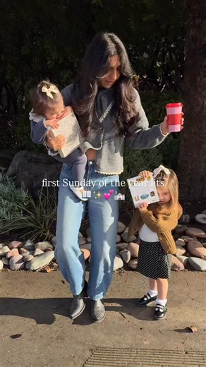 Vanessa Renee on Instagram: "week 1/52 🤍✨📖"