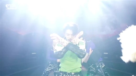 【4k中英双语】油管四十万播放 TXT Magic 人气歌谣 一镜到底 打歌舞台