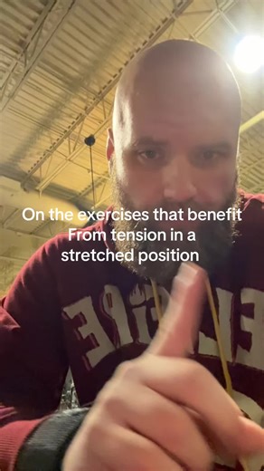 If your set up doesn’t allow for a wide range of motion like this machine - use padding to create it. #fitnesstips #weightlifting #bodybuilding #rangeofmotion #gymtok