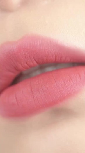 Silky texture without caky🌊 High pigment rendering covers dark lip color👄 #pinkflashnews #pinkflashmakeup #pinkflashcosmetics #pinkflashph #pinkflashlipclay #lipclay #waterproof #highpigment | Pinkflash_ph