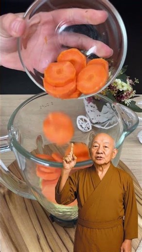 Mix lemon in cucumber