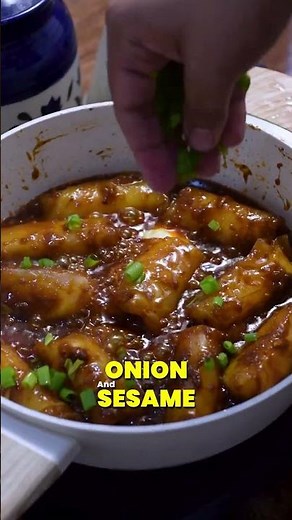 Cheesy Rice Paper Tteokbokki 🤤 | Korean Street Food at Home | Easy Vegetarian Recipe