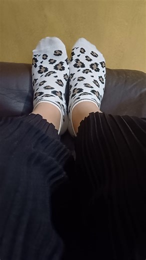 13K views · 311 reactions | Toe wiggle or is it a toe dance? 罹 | JJ's Legs | Facebook