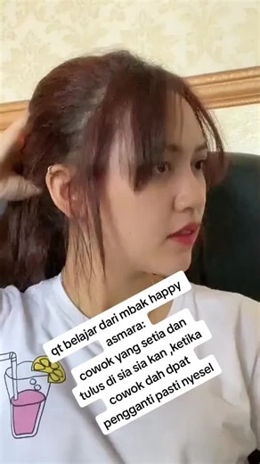 Refreshing Lemonade Fashion with Red Hair Inspiration