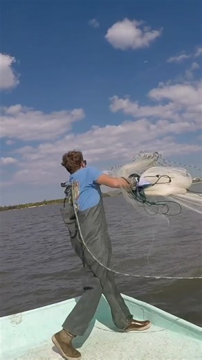 Perfect cast net throw! #bait #fishing | Landshark Outdoors