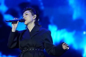 Playlist· 🌧雨天 陈粒电台｜你是我未曾拥有无法捕捉的亲昵｜雨天氛围感||解压|放松|散步|舒缓|治愈|学习|工作|通勤|助眠-沈沈每天都要努力-歌曲-哔哩哔哩视频