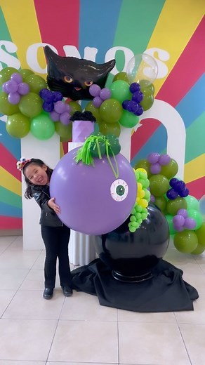 Spooky scary skeletons!!🎃👻💀 Porque en Pope’s nos encanta Halloween!🎈 “Pop me” (disponible en distintos diseños) #halloween #balloons #balloonshalloween #halloweencostume #halloweendecor | Pope's Balloons