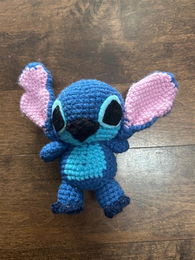 Handmade Crochet Alien Plush – 6" Fan Art Amigurumi - Etsy