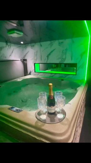 📍The Fun House Blackpool📍 Sleeps 24 guests WHICH ROOM WOULD YOU WAKE UP IN ❓❓❓ | The Fun House Blackpool