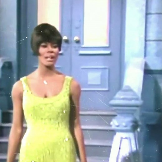 Dionne Warwick - Walk On By